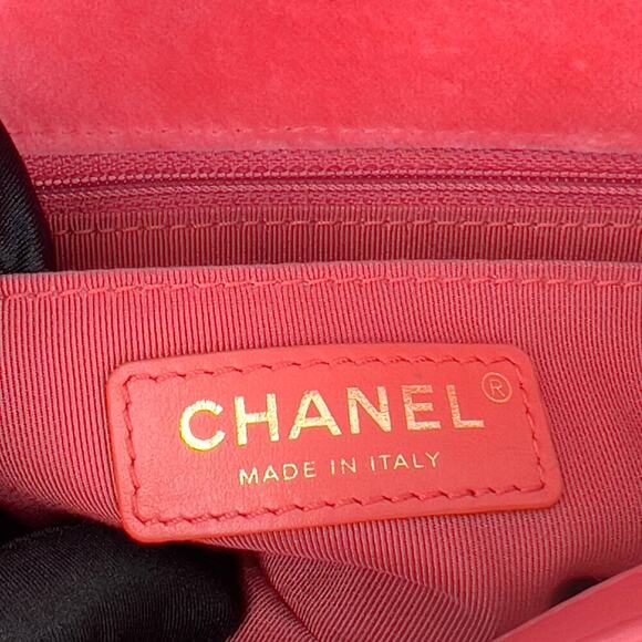 NWOT! Chanel pink velvet mini rectangle flap bag - Picture 3 of 8